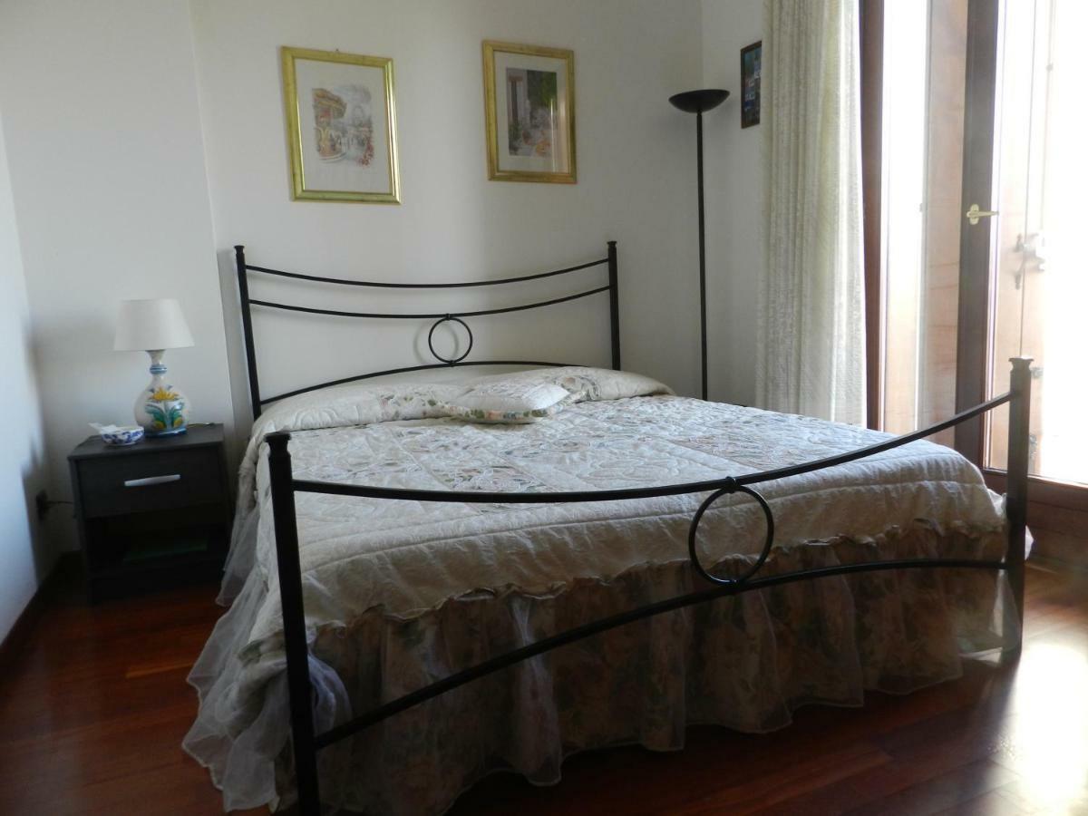 B&B Venezia Le Tre Rose เมสเตร ภายนอก รูปภาพ